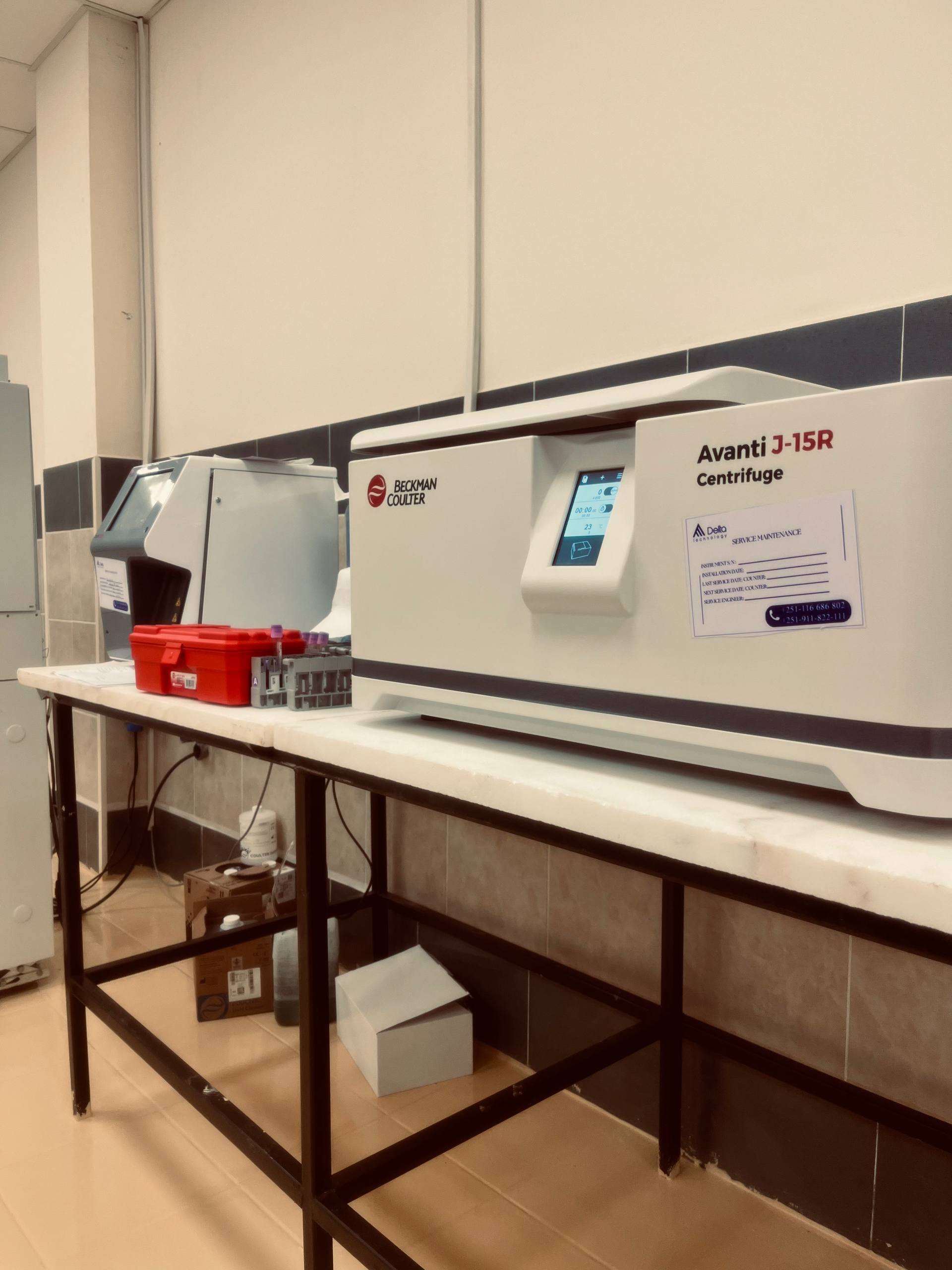 Beckman Coulter Avanti J-15R Refrigerated Centrifuge